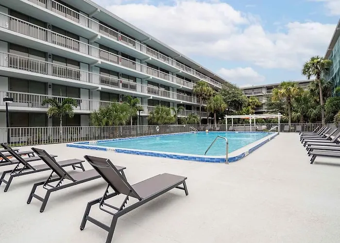 Luxury Orlando Condo Next To Disney With Lake View